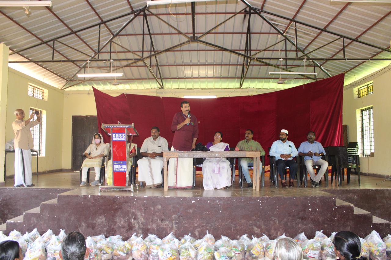 ഓണക്കൈനീട്ടം images - GHSS Vaduvanchal